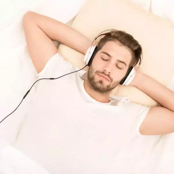 رابطه موسیقی و خواب: تأثیر موسیقی بر کیفیت و عمق خواب